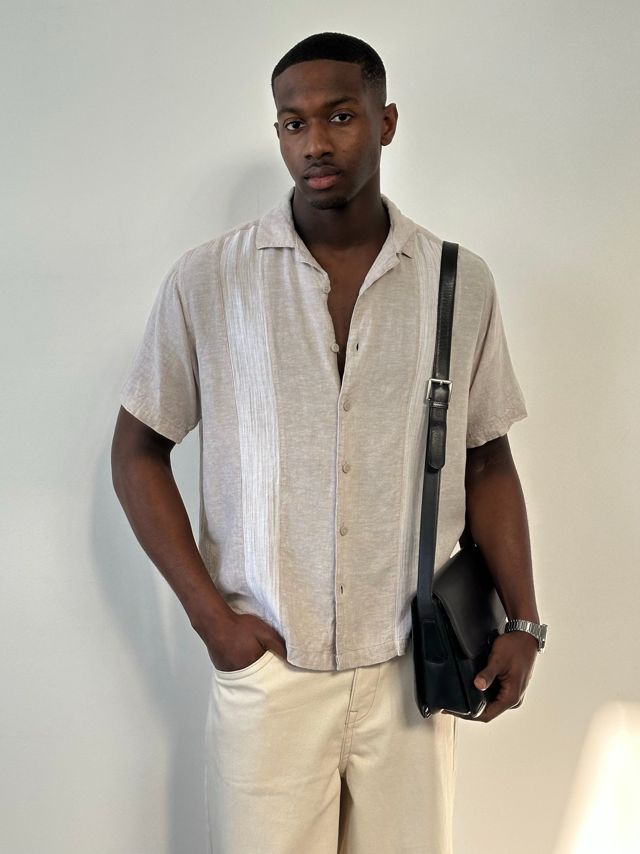 Vintage 2000s linen cotton short sleeve stripe shirt, men's size M, with classic blue and white horizontal stripes and button front.