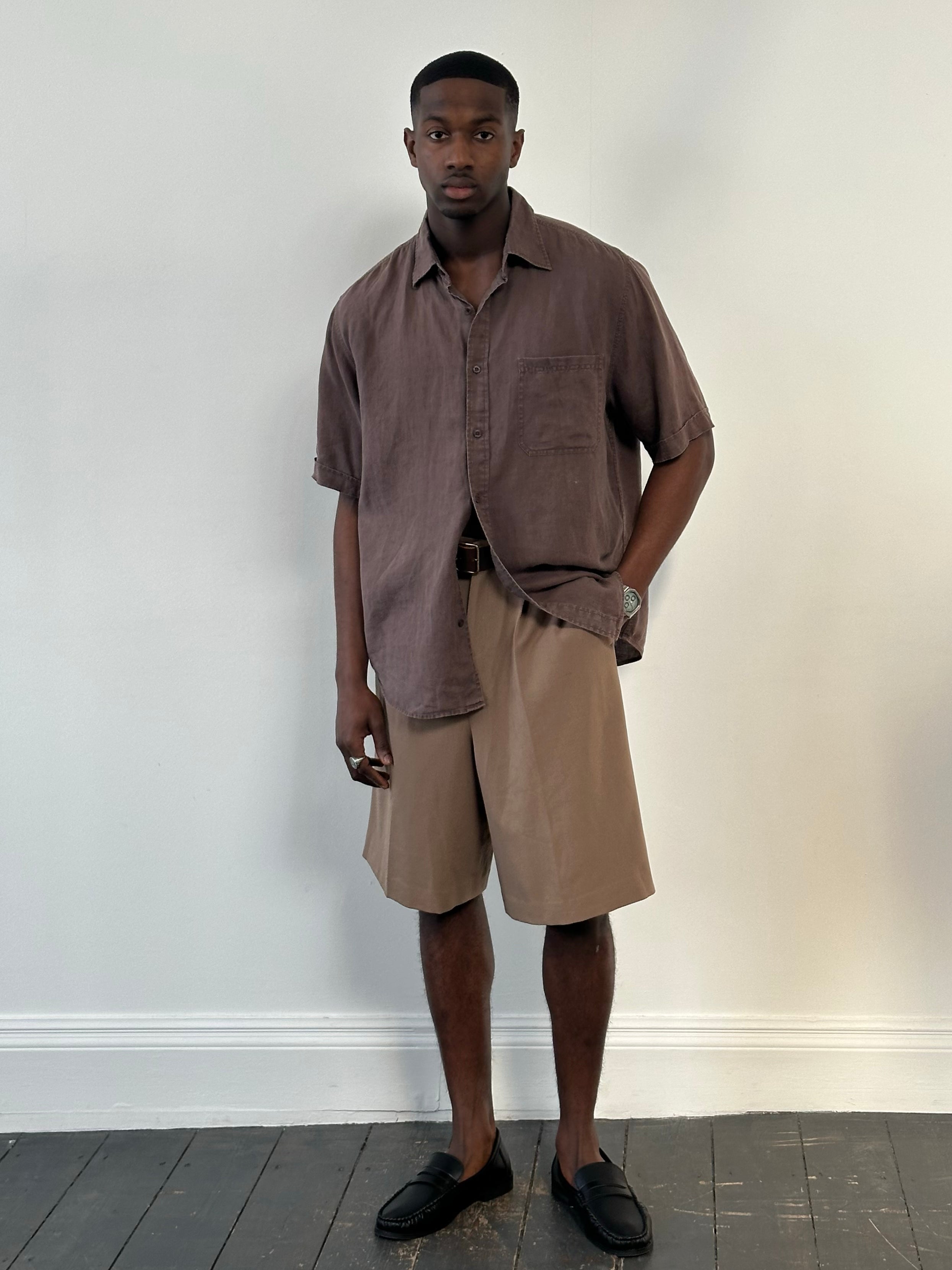 Vintage 2000s pure linen short sleeve shirt in XL, featuring a classic design and lightweight fabric for casual wear.