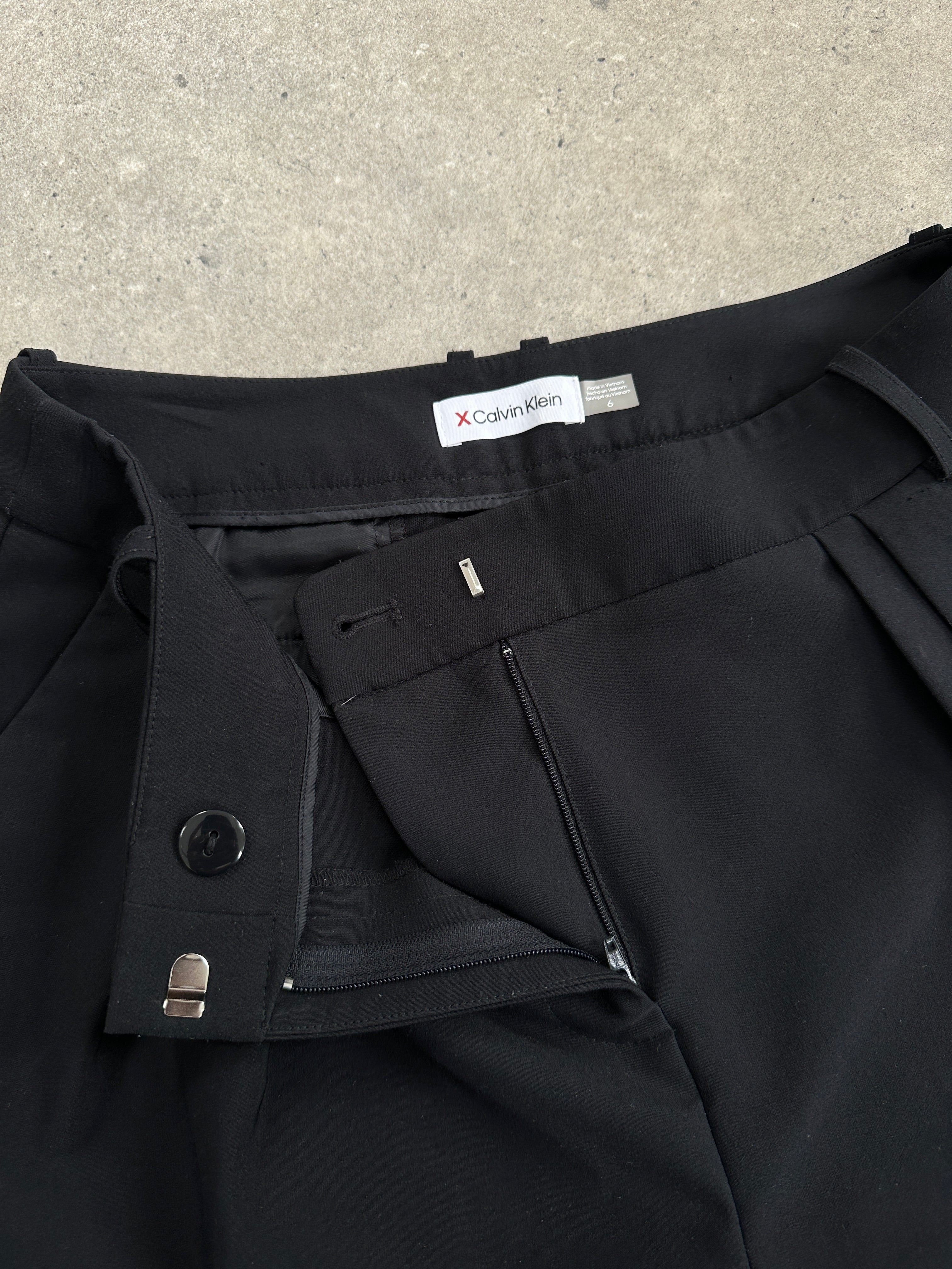 Calvin Klein 2000s Wide Leg Tailored Trousers - W28