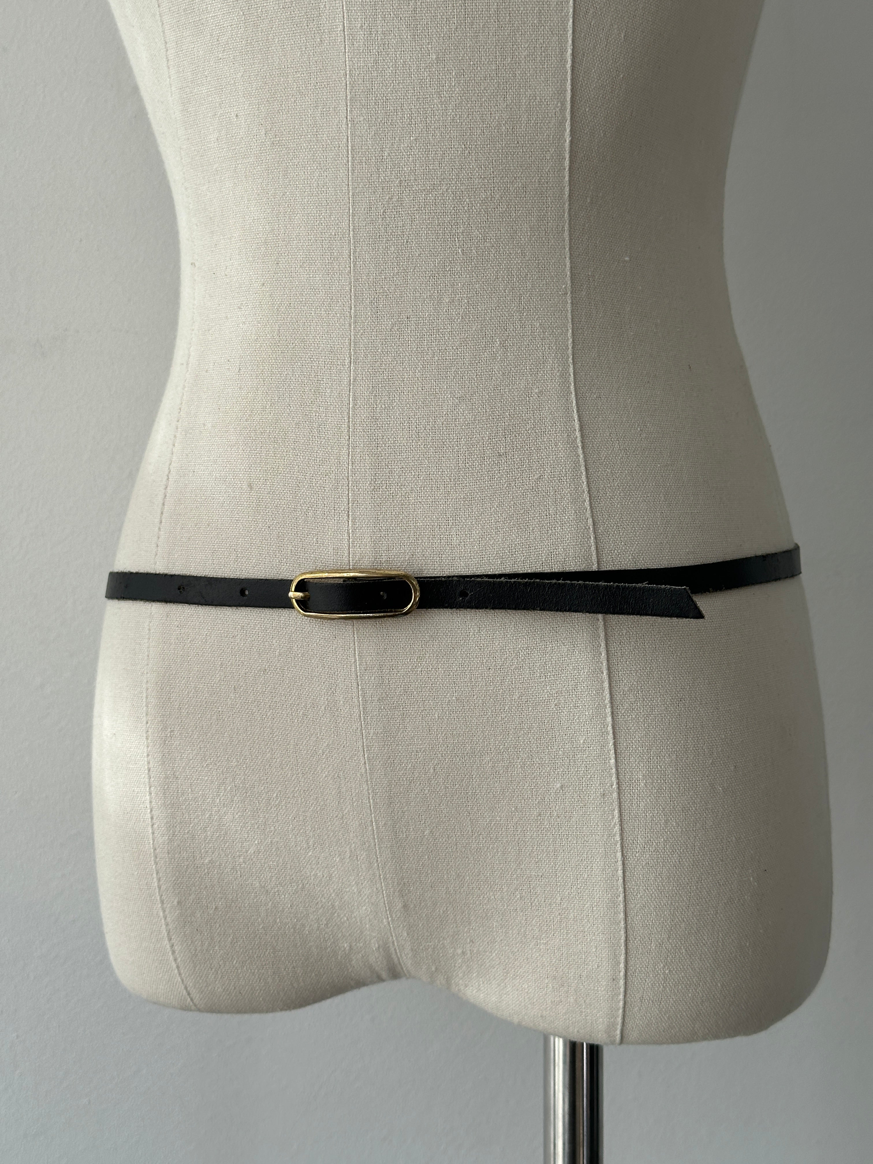 Vintage 1990s Leather Skinny Belt - W27-30