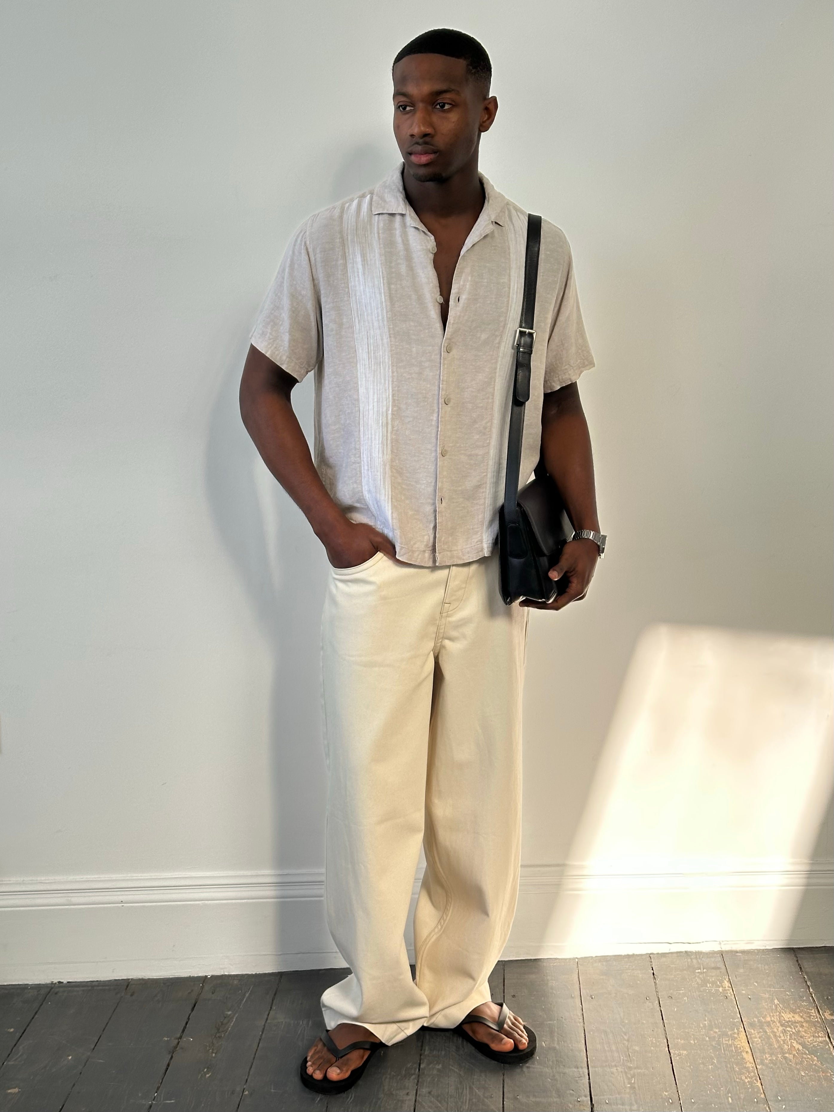 Vintage 2000s linen cotton short sleeve stripe shirt, men's medium, casual vintage shirt with blue and white horizontal stripes.