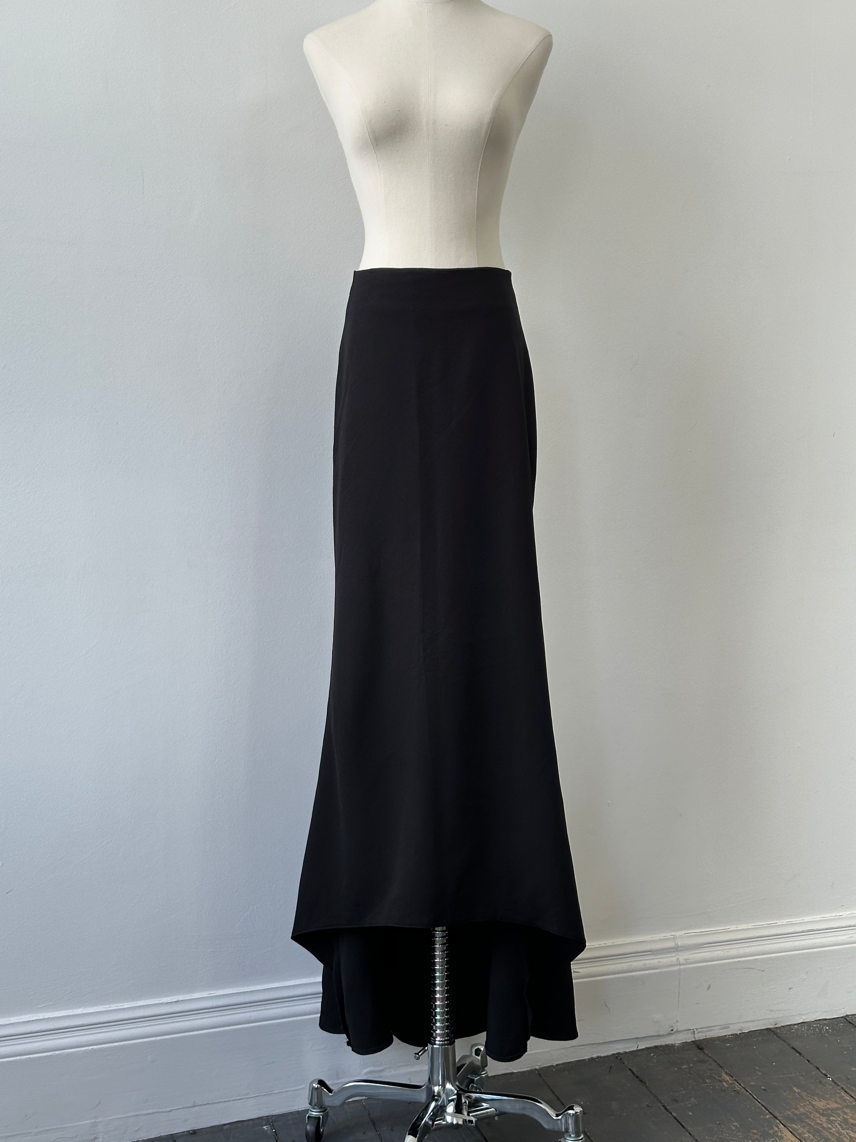Vintage 2000s Crepe Fishtail Maxi Skirt - W26