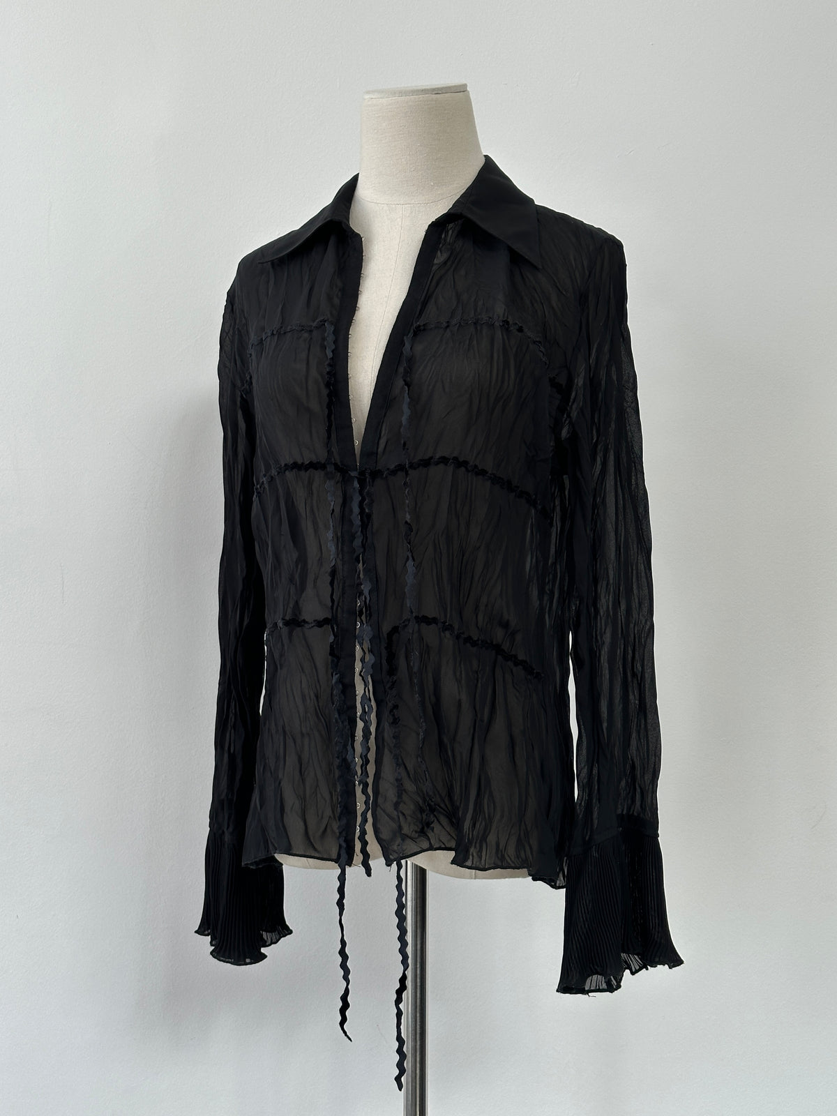 Vintage 1990s Sheer Hook & Eye Crinkle Shirt - M