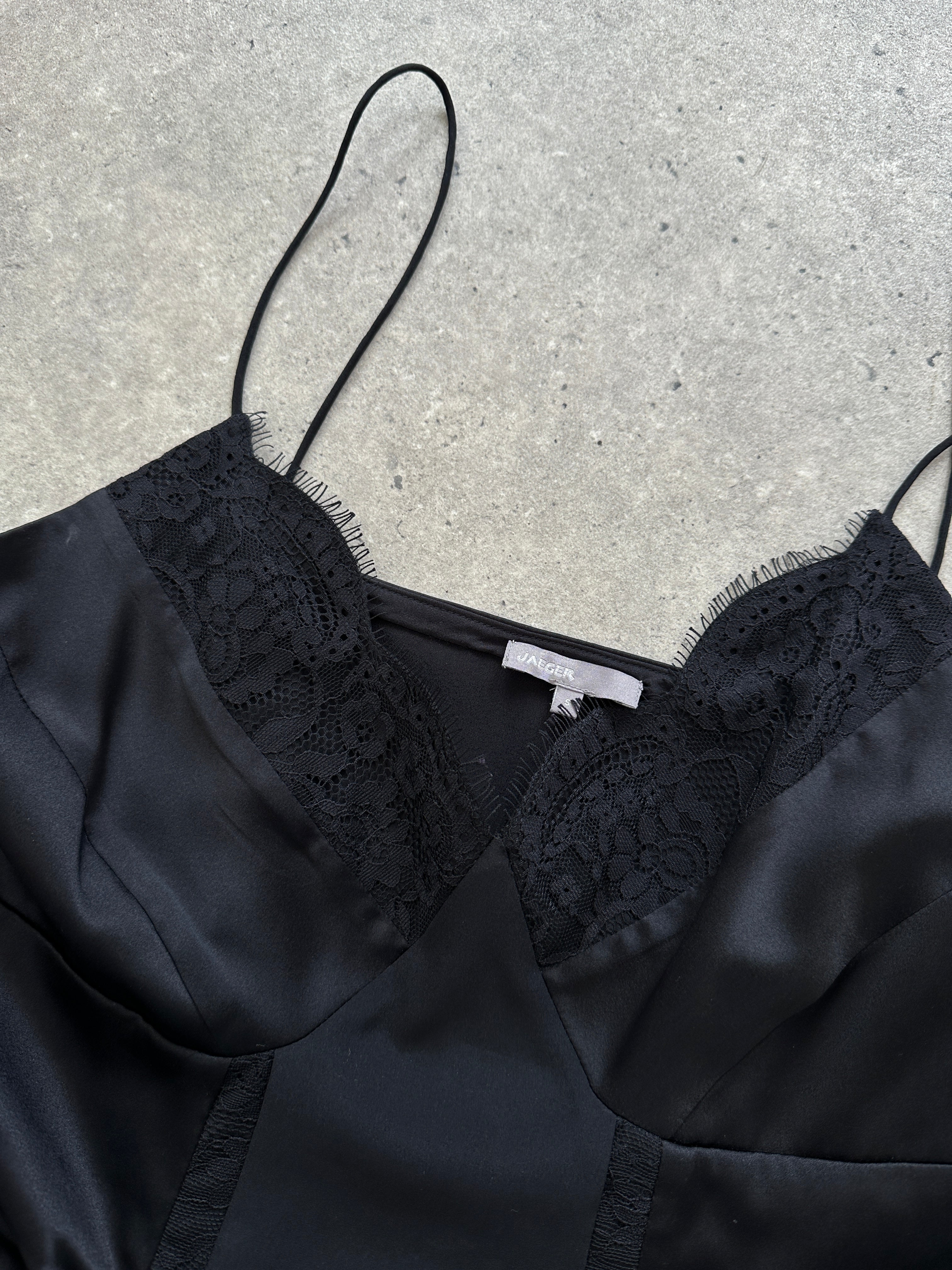 Jaeger silk cami top with lace trim in size S, featuring a sleek, elegant design and delicate lace details on the neckline.
