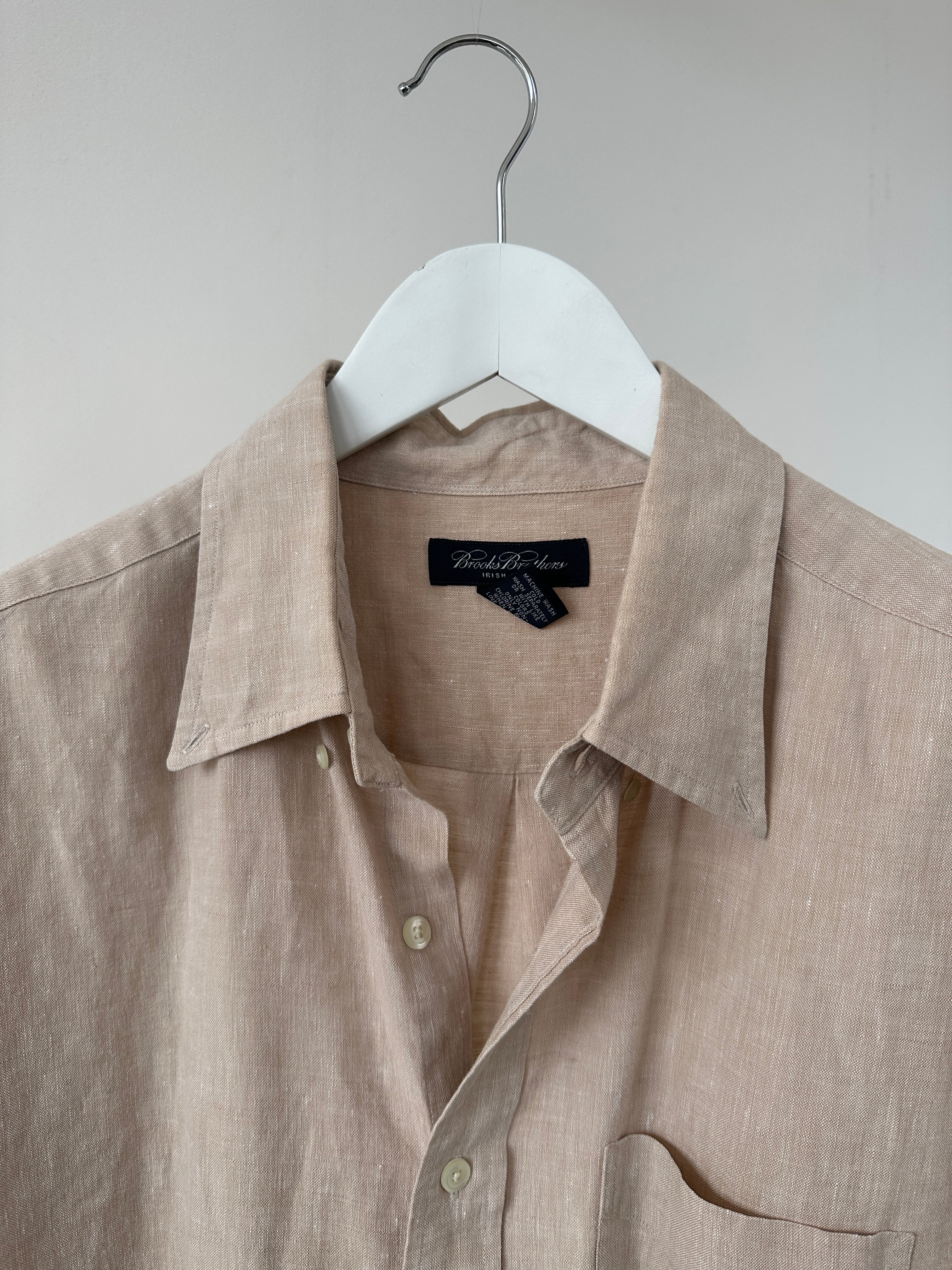 Brooks Brothers pure linen shirt in XL/XXL, light beige color, casual fit, with collar and button closure.