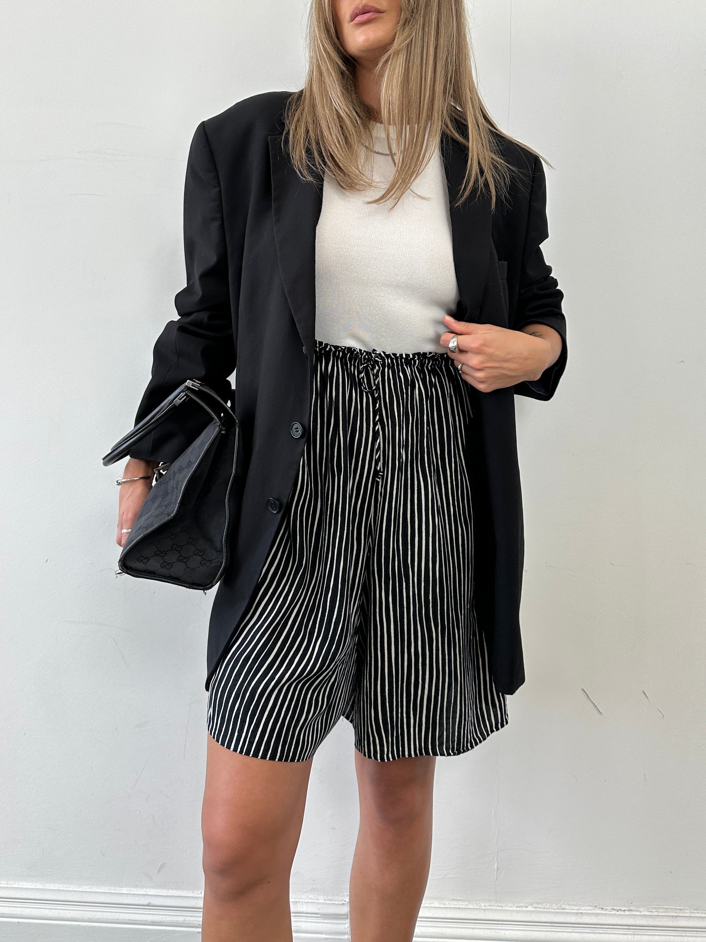 St Michael striped drawstring wide-leg shorts in M/L size, featuring a relaxed fit and casual style.