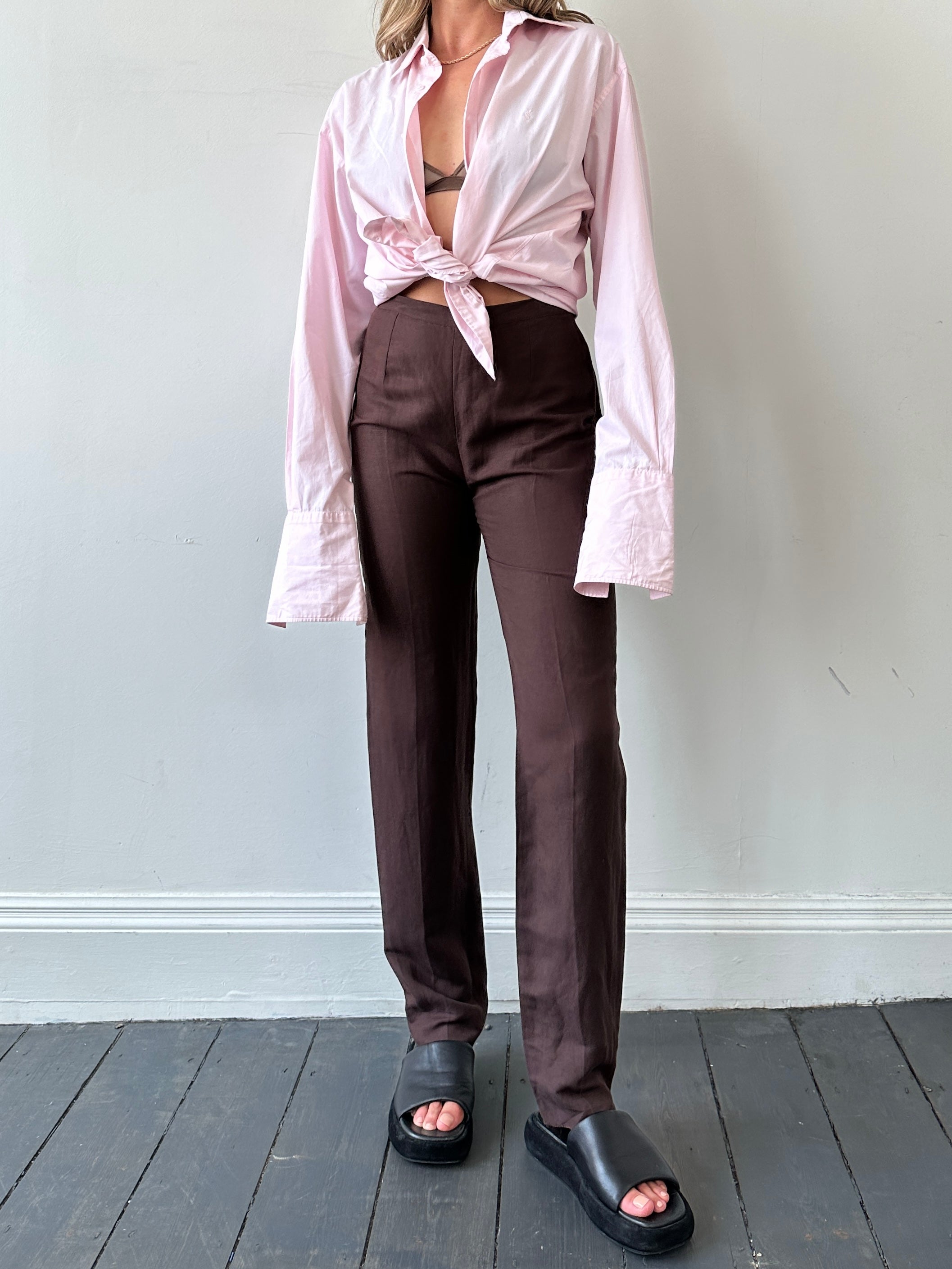 Marella linen high-waisted trousers in W26, showing the beige fabric and tailored fit, with front and side view.