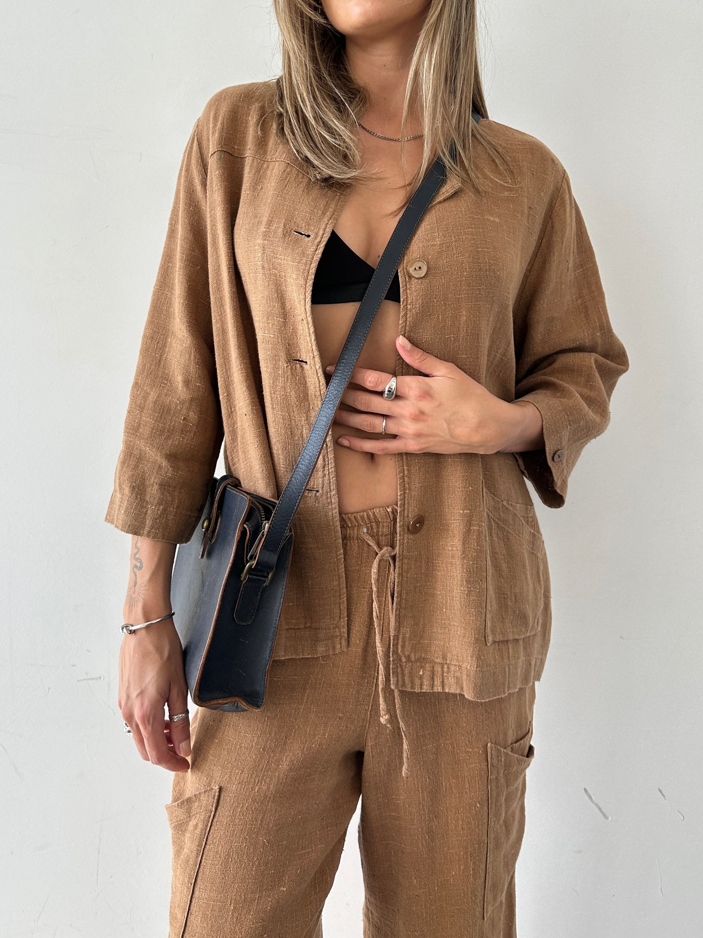 Vintage Pure Linen Cropped Two Piece Set in XS/S, lightweight linen top and matching shorts, casual and breathable summer outfit.