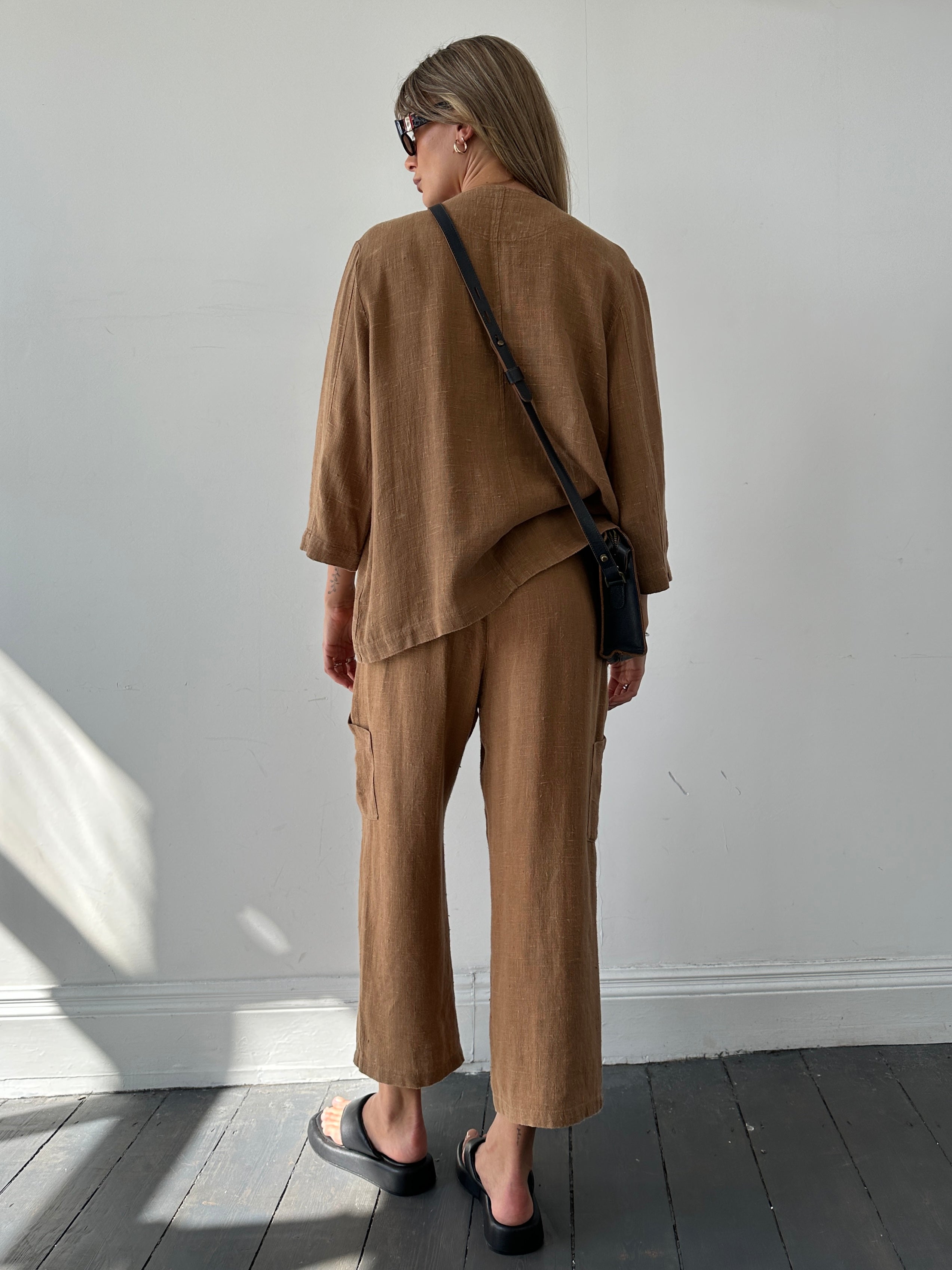 Vintage pure linen cropped two-piece set, XS/S, featuring a lightweight top and matching high-waisted shorts.