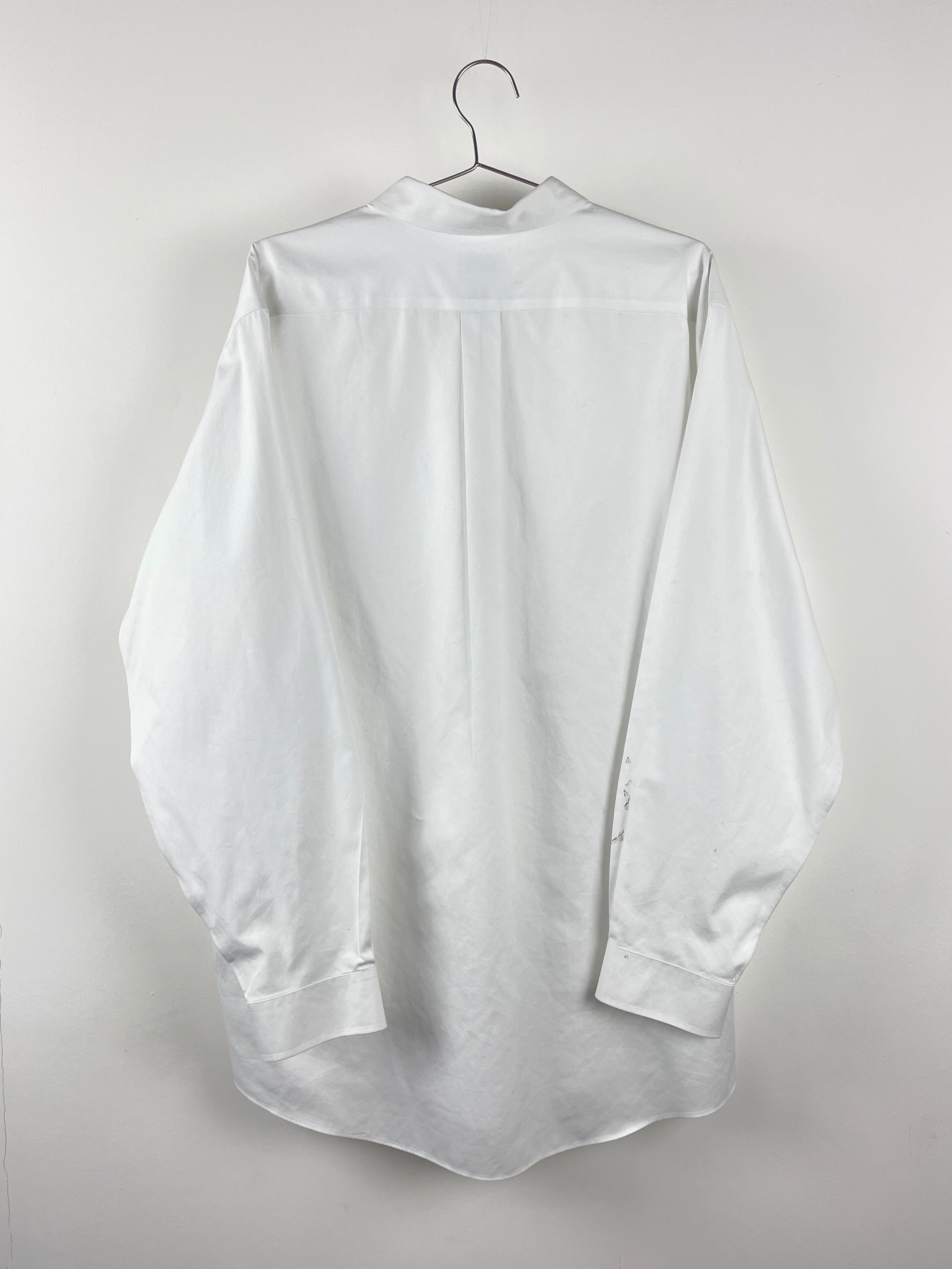 L.L.Bean oversized cotton shirt in 2XL, shown in a relaxed fit with long sleeves and classic collar, light blue color.