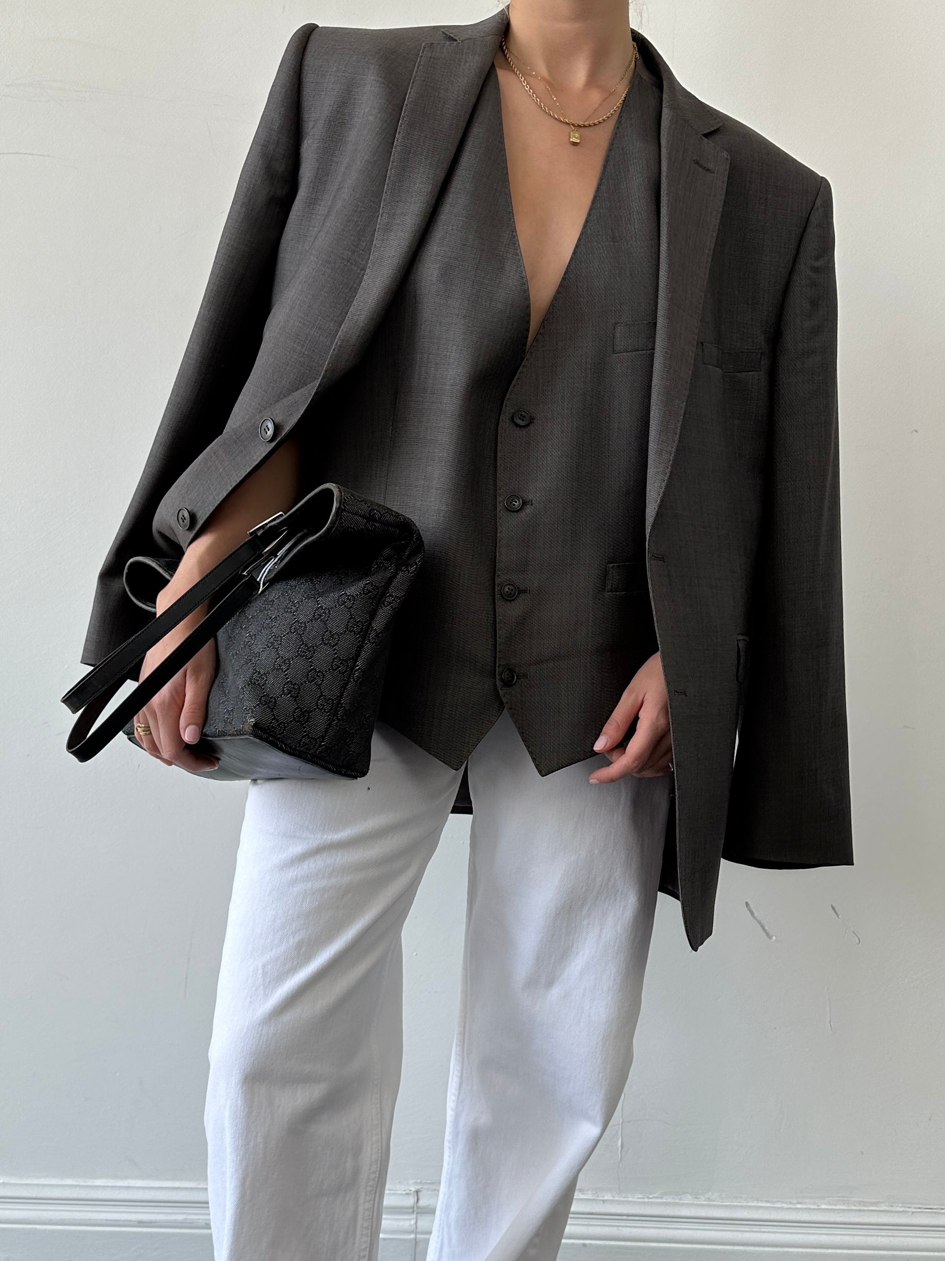 Vintage men's single-breasted wool blazer from the two-piece suit, size 44/XL, in classic vintage style.