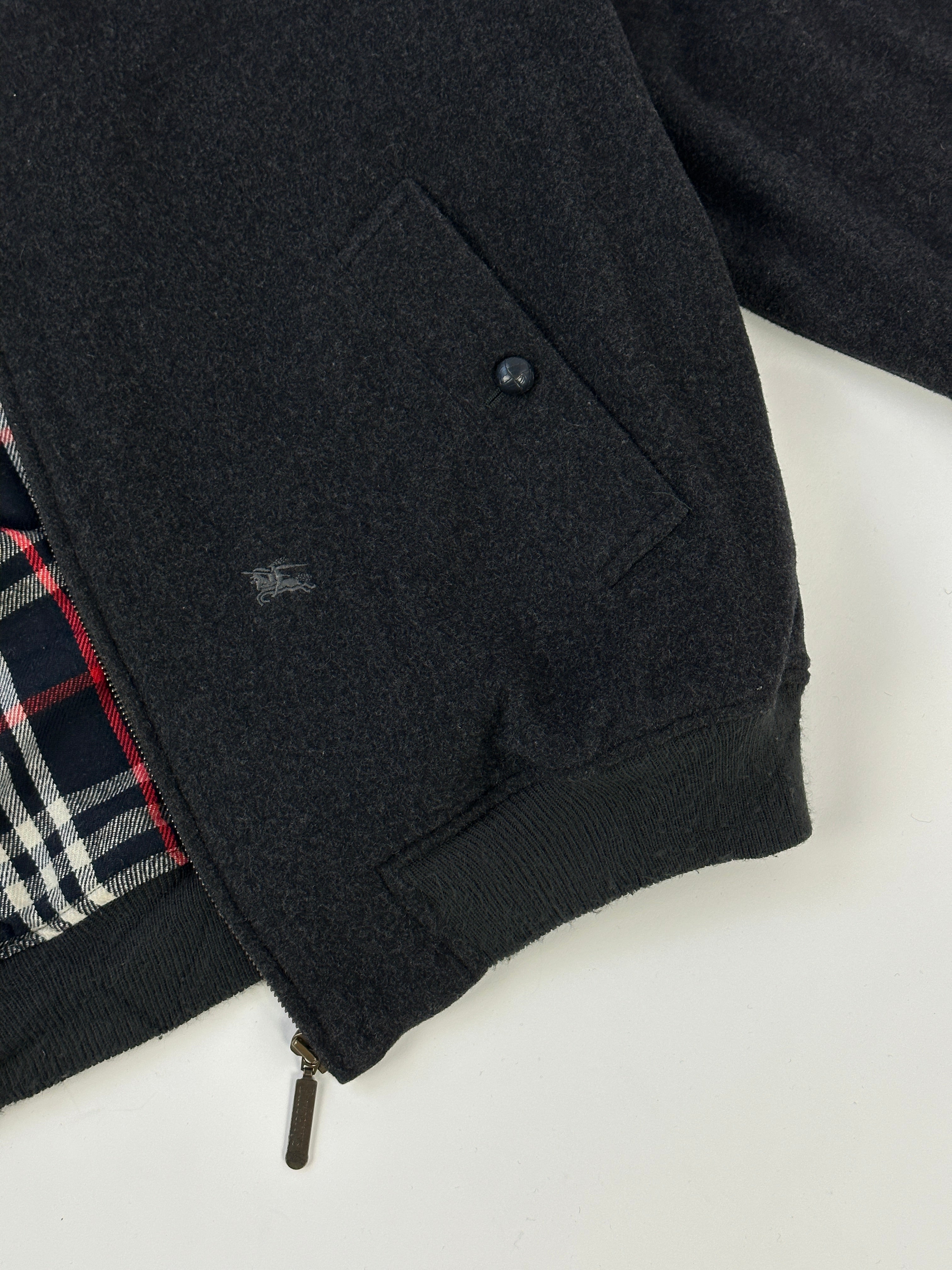 Grey Burberry Hamilton Nova Check wool cashmere bomber jacket with logo, featuring a classic design and ribbed collar and cuffs.