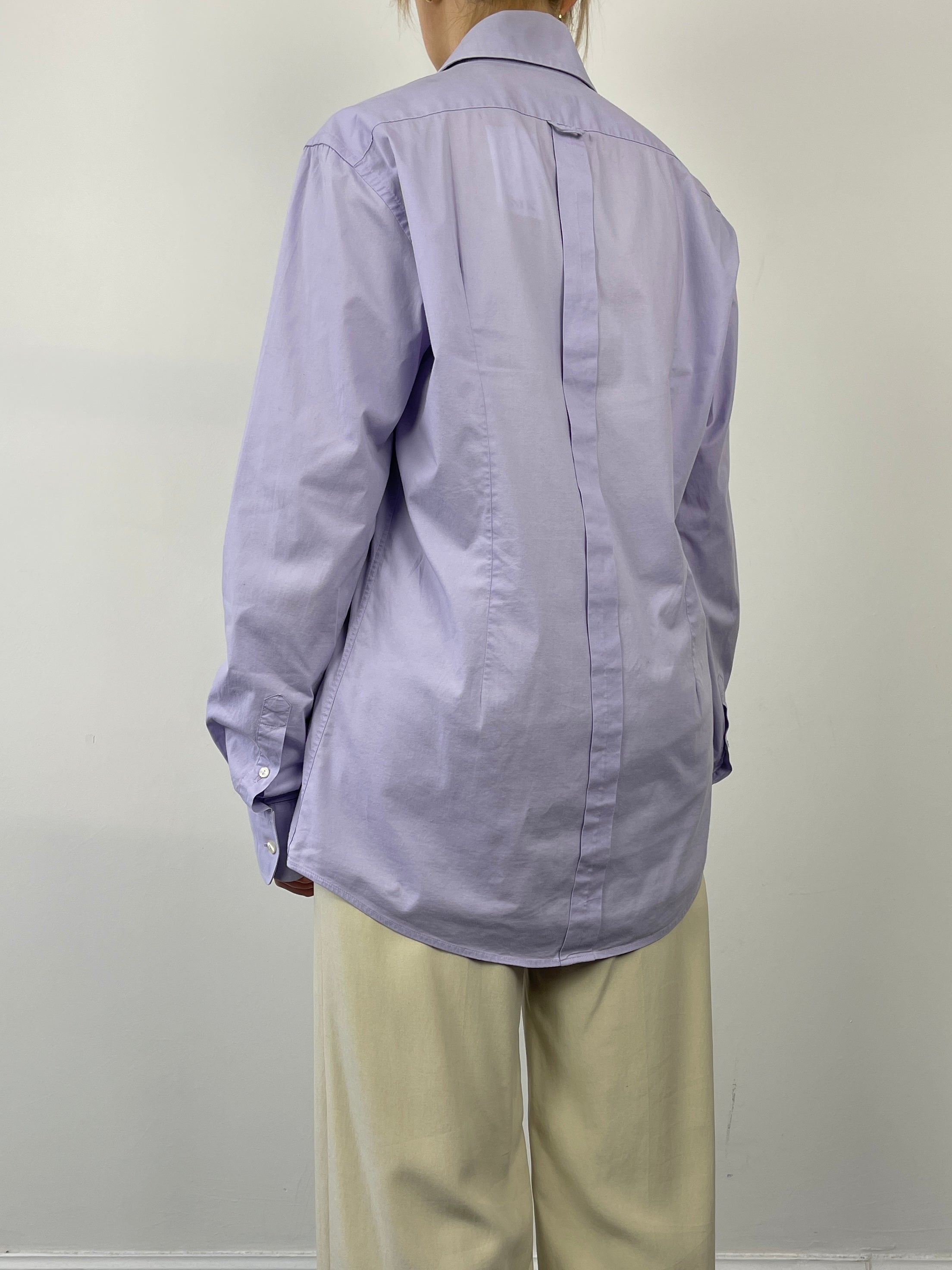 Purple Dolce & Gabbana cotton shirt in medium size, tailored fit with classic collar and button-down front.