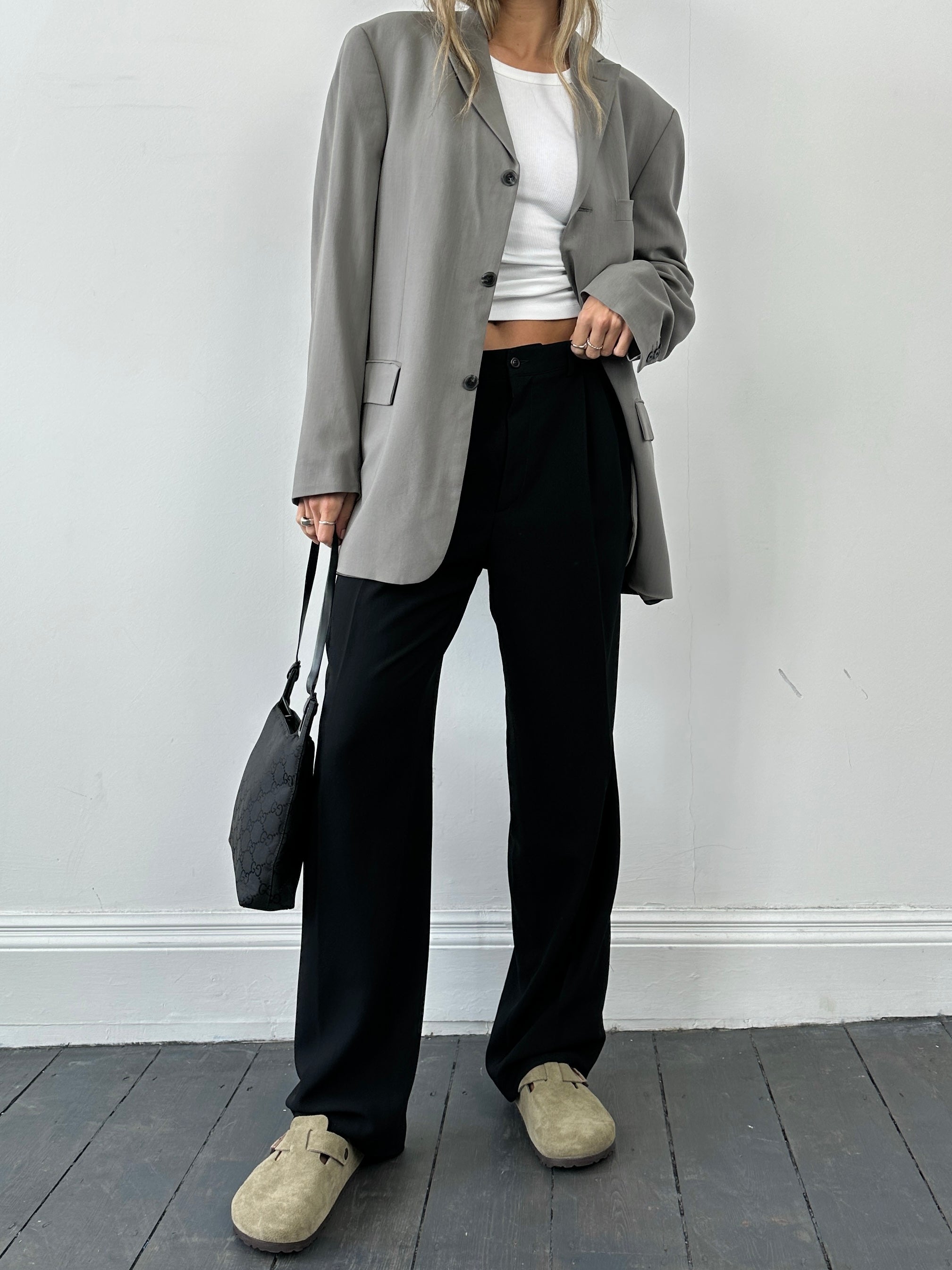 Pierre Cardin single-breasted wool blazer in size L/42R, tailored fit with notch lapels, shown on a hanger.