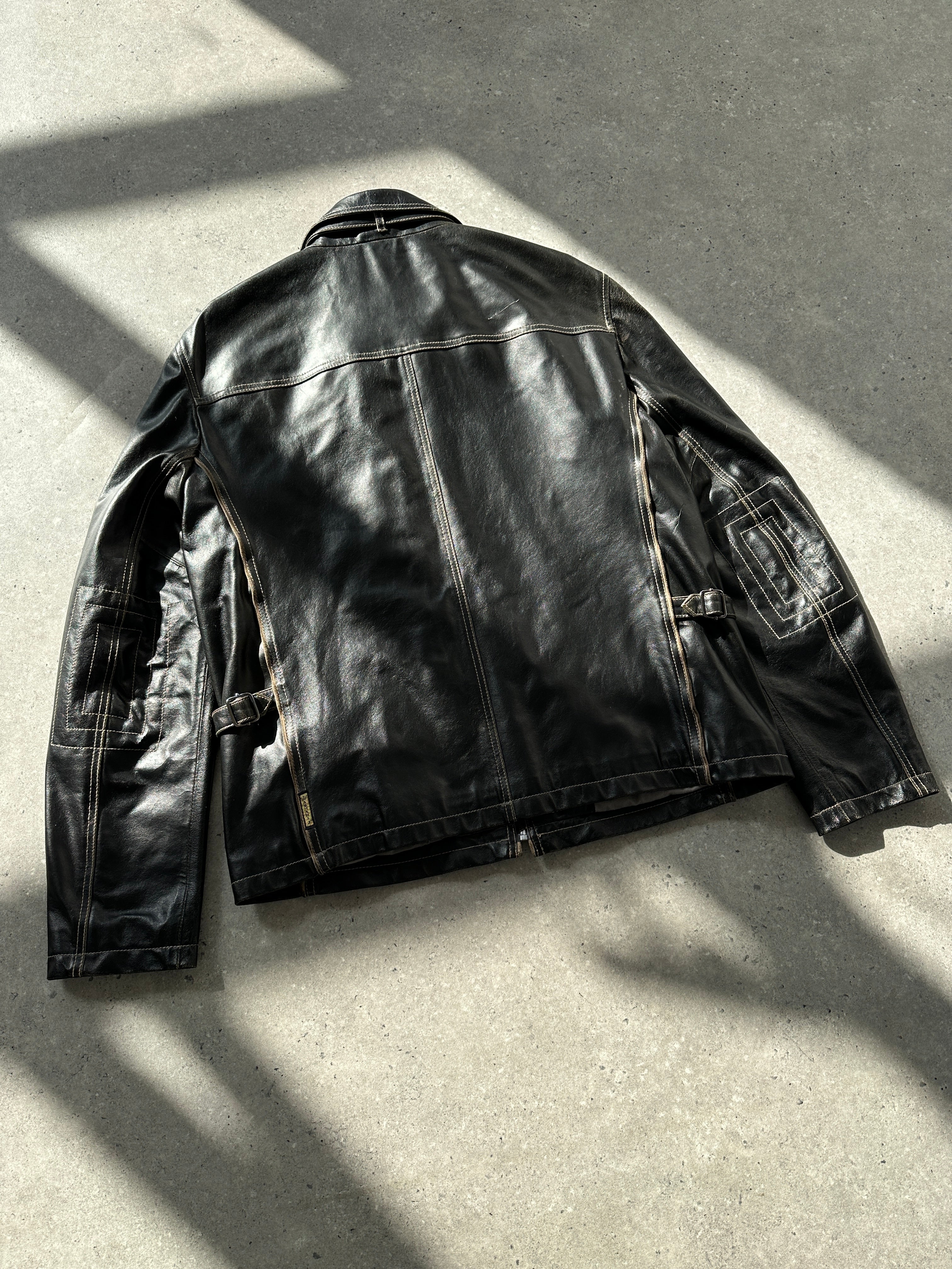 Armani Jeans contrast stitch leather jacket in size L, featuring stylish stitching details and classic design.