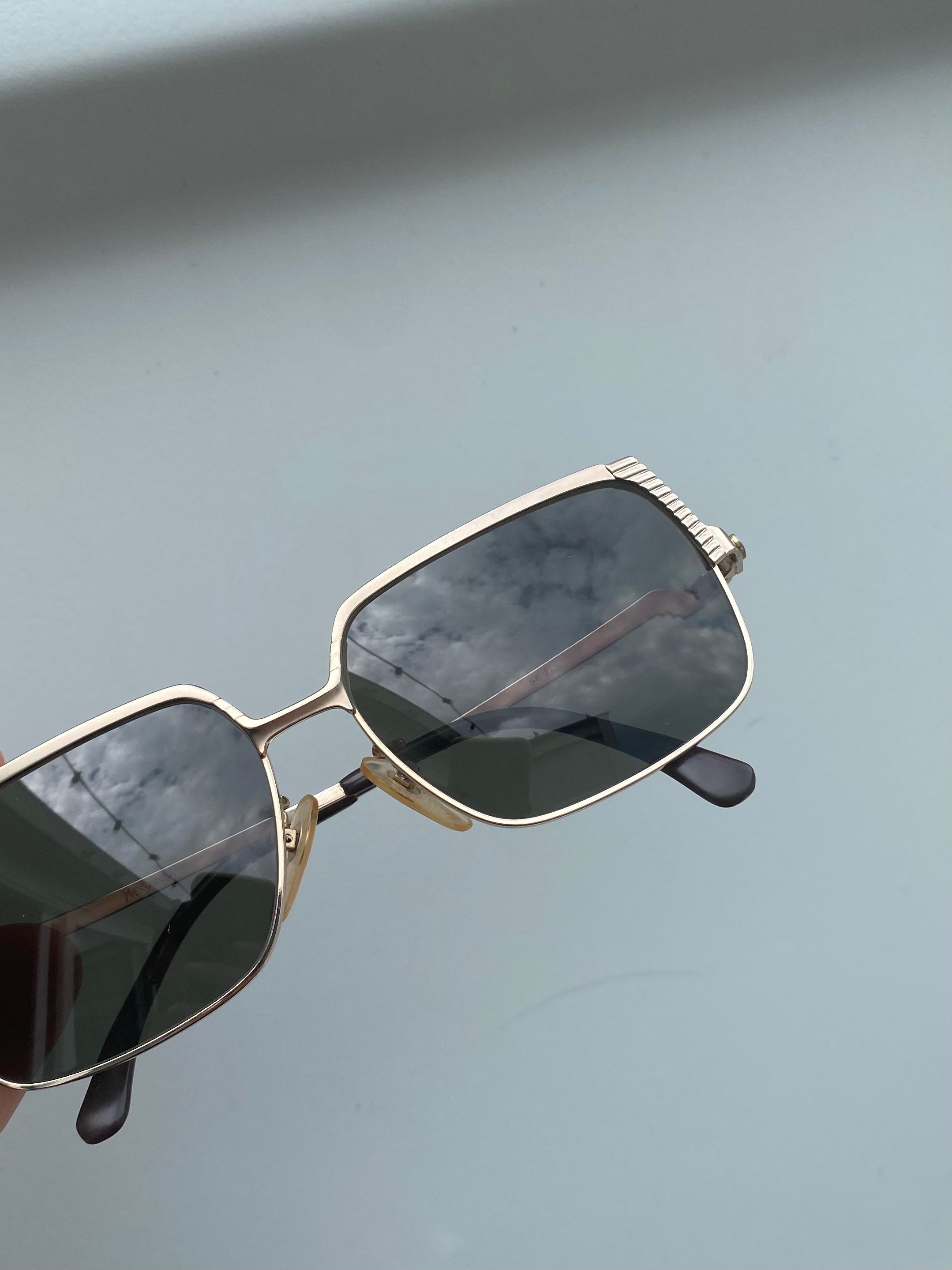 Yves Saint Laurent Oversized Sunglasses - SYLK