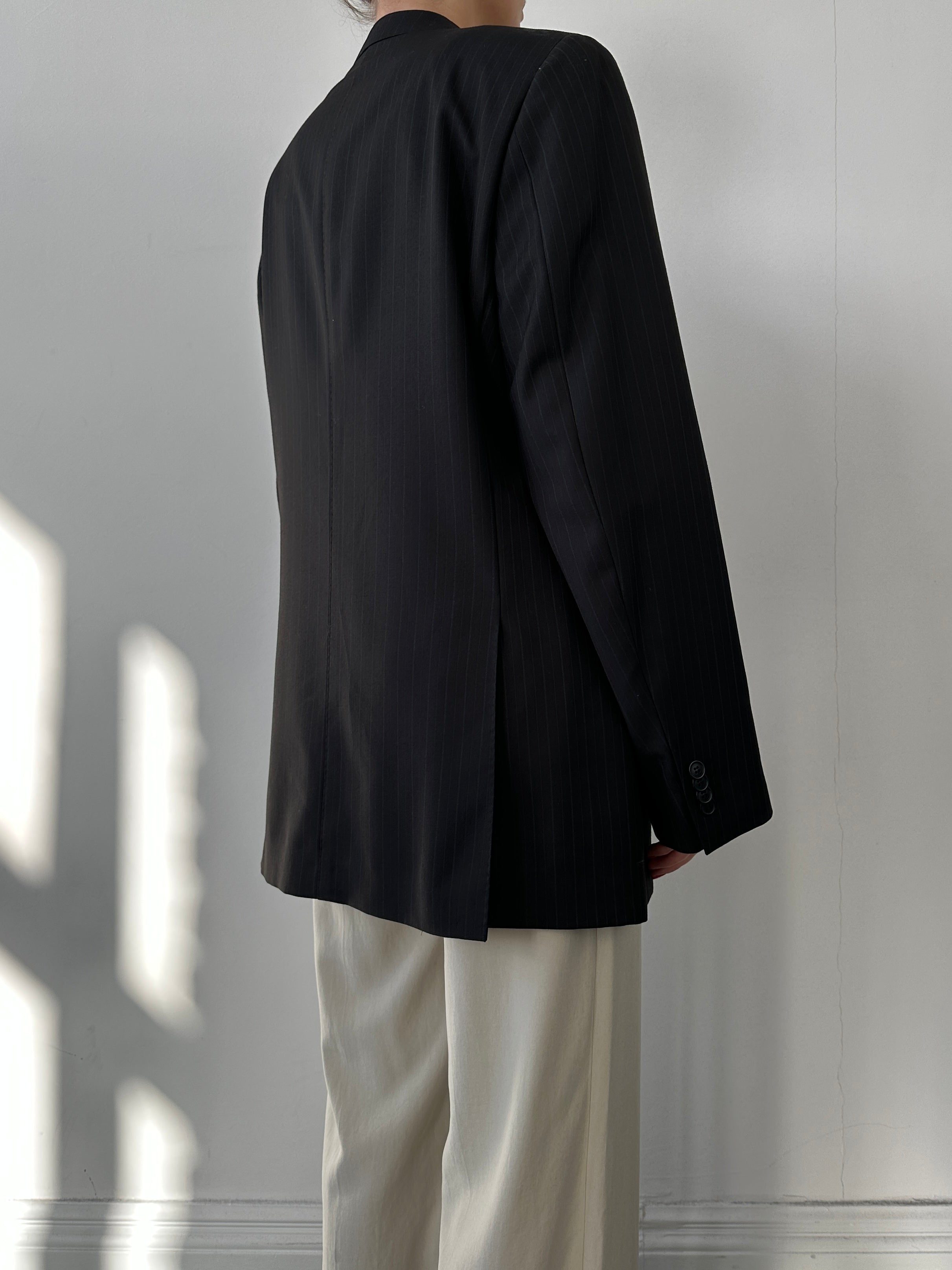 Large vintage brown pinstripe blazer, classic tailored blazer from Vintage with notch lapels and structured fit.